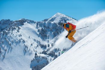 Mit der richtigen Touring-Bekleidung kann das nächste Wintererlebnis kommen!