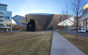 Das Denver Museum of Art beeindruckt schon mit seiner Fassade.