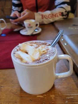 Lindt vergibt den Preis der besten heißen Schokolade in ihr Heimatland Schweiz.