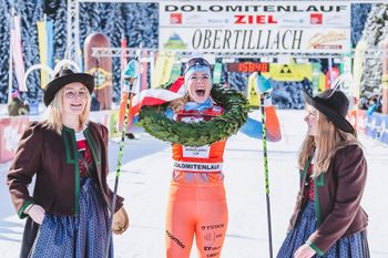 Ab ins Ziel! Wer an den internationalen Worldloppet-Wettbewerben teilnimmt, will aber nicht nur gewinnen, sondern auch neue Länder, Menschen und Kulturen kennenlernen.