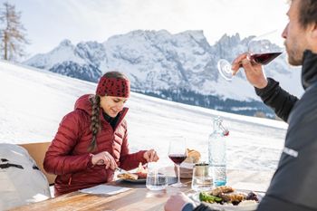 Genieße die regionalen Köstlichkeiten im Eggental.