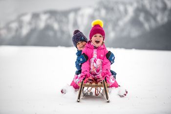 Mit bunten Designs und lustigen Motiven kommt die Mini Kollektion auch bei den Kleinsten gut an.