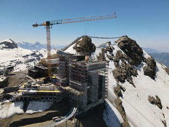 Die Bauarbeiten an der Scex Rouge Bergstation laufen auf Hochtouren.
