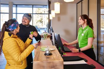 Explorer Hotels bieten eine lockere Atmosphäre und modernes Design.