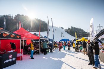 Mehr als 50 Marken stellen ihre Neuheiten zum Testen.