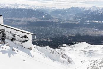 Schnee, Sonne und fantastische Aussicht auf die Landeshauptstadt Innsbruck