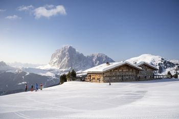 Abwechslungsreiche Pisten, atemberaubende Ausblicke und gemütlicher Einkehrschwung - das ist Skigenuss in Südtirol.