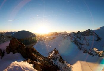 Unbeschreibliche Panoramen von Österreichs höchste Seilbahn auf dem Pitztaler Gletscher