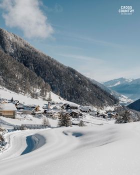 In Südtirol genießt du schneesichere Loipen mit atemberaubenden Ausblicken.