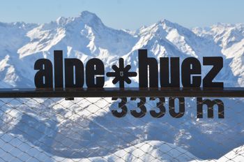 Am Pic Blanc starten in 3330 Metern Höhe gleich mehrere Mammutabfahrten in die verschiedenen Talorte.
