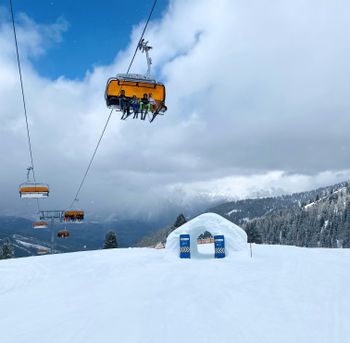 Nur wenige Gehminuten entfernt, erwarten dich 123 abwechslungsreiche Pistenkilometer.