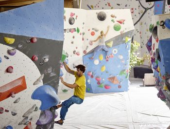 Bis zu 50% Rabatt gibt es beim Eintritt in die Kletterhalle in Telfs.