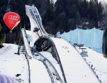 The second stop: the ski jump of the Partenkirchen ski club.