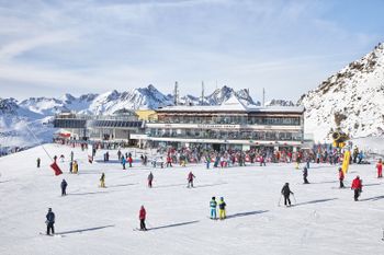 The 2G rule applies in the mountain restaurants.