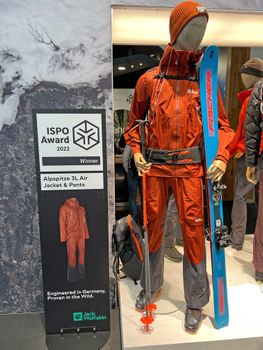 Skitouren-Kombination von Jack Wolfskin: Alpspitze Air 3L Jacket und Alpsitze Air Pants