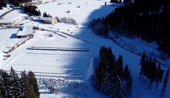 Rund um das Biathlonzentrum findest du Loipen auf Weltcup-Niveau.