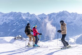 Skispaß für Klein und Groß ist im Familienskigebiet Lienz garantiert.