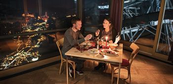 Romantisch wird es beim Dinner am Ahorn im Kunstraum.