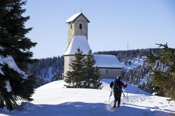 Schneeschuhwanderungen machen im autofreien Wandergebiet auf dem Vigiljoch besonders viel Spaß.