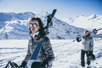 Bei der VAYA Skisafari entdeckst du in einer Woche drei Top-Skigebiete Österreichs!