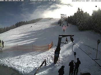 Viel los war am Sonntag, 13. November, am Skilift in Seibelseckle im Schwarzwald.