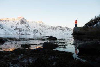 Kleidung von Houdini schützt dich und die Umwelt.