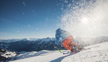 Wer auf der Suche nach ruhigen, aber anspruchsvollen Pisten und genussvollen Momenten ist, der ist im Ski- und Wandergebiet Schwemmalm genau richtig.