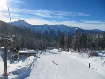 9 Lifte und 34 Pistenkilometer bietet die Skischaukel unweit von Salzburg.