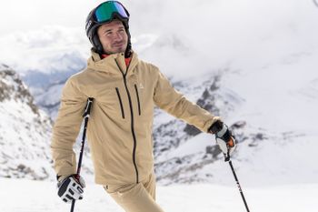 Erneut haben Felix Neureuther und Schöffel gemeinsam eine limitierte Serie für ambitionierte Skifahrer entwickelt.