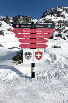 Die Schmugglerrunde führt durch das gesamte Skigebiet von Ischgl in Österreich bis hinüber nach Samnaun in der Schweiz.