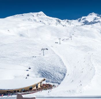 Am Top Mountain Crosspoint an der Timmelsjochstraße liegt die Talstation der Kirchenkarbahn.