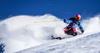 Direkt neben der neuen Bergstation startet ein abwechslungsreiches Freeride-Gebiet.