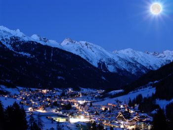 Auch Abends geht in St. Anton die Post ab.