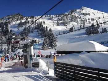 Rund 5 Meter Schnee fielen im Laufe des Winters in Hochoetz in Tirol.