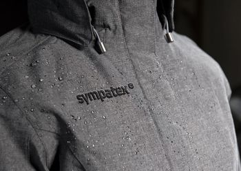 Funktionstextilien mit Sympatex® bieten optimalen Tragekomfort und Wetterschutz.