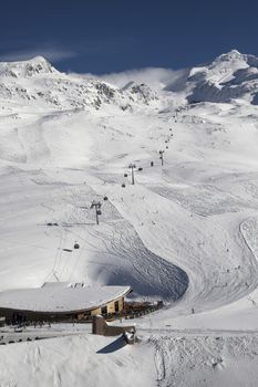 Das Slalomrennen wird am Kirchenkar ausgetragen, mit Zielbereich am Top Mountain Crosspoint.