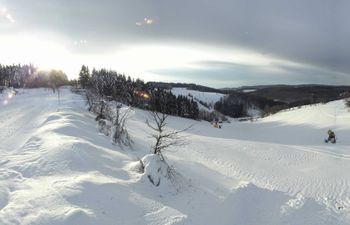 Das Skiliftkarussell Winterberg ist seit Wochen tief verschneit.
