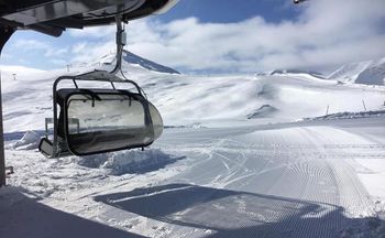 In Livigno lag Anfang November 2019 soviel Neuschnee, dass man kurzerhand die erste Piste präparierte und für zwei Tage zum Gratis-Skifahren einlud.