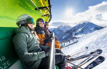 Die 4-Berge-Skischaukel bietet dir beste Bedingungen für deinen Winterurlaub.