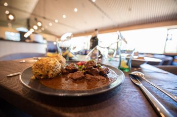 In Südtirol sind Wintersport und Kulinarik untrennbar miteinander verbunden und bescheren dir auch im Skigebiet Schöneben-Haideralm genussvolle Momente.