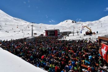 Mitten im Skigebiet, auf der Alp Trida, erwartet dich das spektakuläre Konzert.