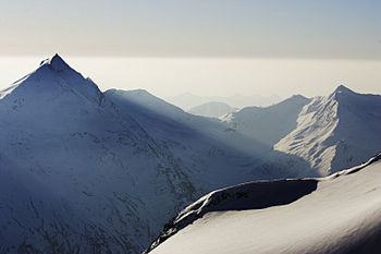 Das Saastal im Schweizer Wallis liegt umgeben von Viertausender-Gipfeln