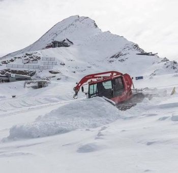 Früher als geplant konnten 2017 die Pisten am Kitzsteinhorn bereits im September präpariert und geöffnet werden.