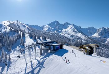 Winter sports enthusiasts can look forward to 123 kilometers of slopes in the Schladming 4-Mountain Ski Area.