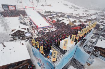 Über 20.000 Fans fieberten im Zielstadion von Adelboden mit.