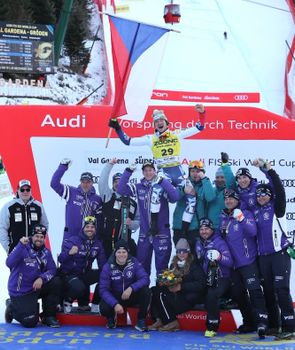 Das deutsche Team feierte mit Überraschungssieger Jan Zabystran. Der Tscheche ist in einer Trainingsgemeinschaft mit dem Speed-Team des DSV.