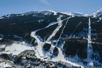 Die Weltcupabfahrt Àliga ist 2,7 Kilometer lang und endet im kleinen Ort El Tarter.