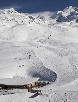 Die Slalomstrecke befindet sich an der Kirchenkarbahn ganz am Ende des Ötztals, oberhalb des Top Mountain Crosspoints Richtung Timmelsjoch.
