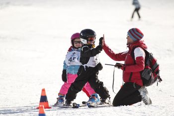 Kleine und große Hobby-Rennfahrer kommen auf den Riesenslalom-Strecken voll auf ihre Kosten.