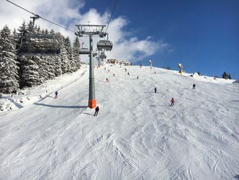 Zu wahren Buckelpisten wurden die viel frequentierten Pisten in Königsleiten und Gerlos.